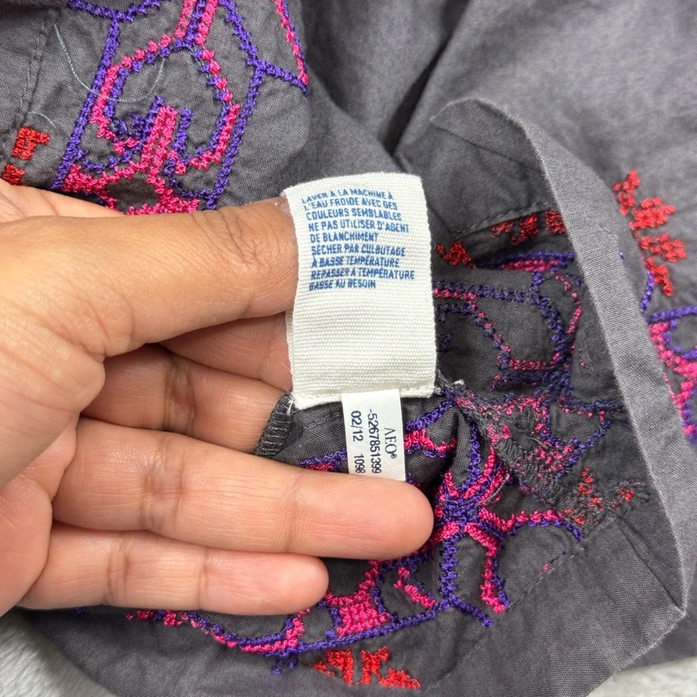 American Eagle Embroidered Boho skirt size‎ XS